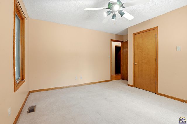 4020 SE 61st St, Berryton, KS 66409