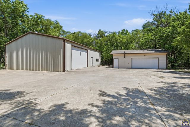 4020 SE 61st St, Berryton, KS 66409