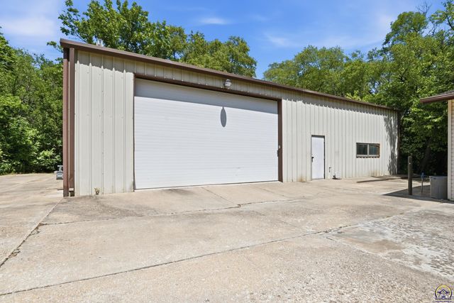 4020 SE 61st St, Berryton, KS 66409