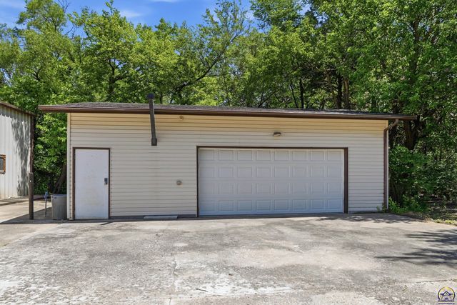 4020 SE 61st St, Berryton, KS 66409