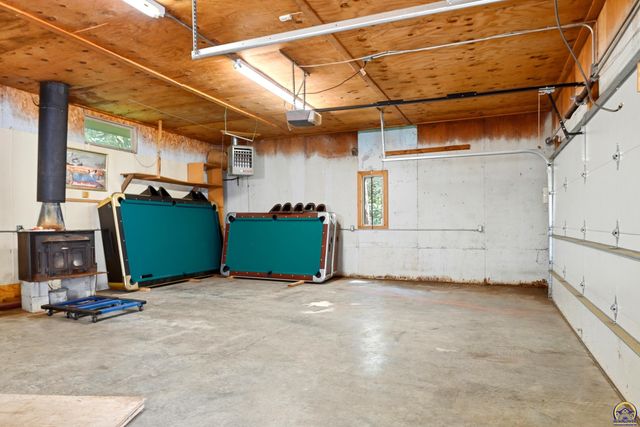 4020 SE 61st St, Berryton, KS 66409