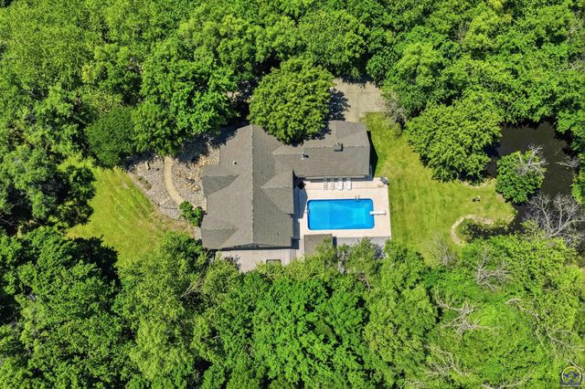 4020 SE 61st St, Berryton, KS 66409