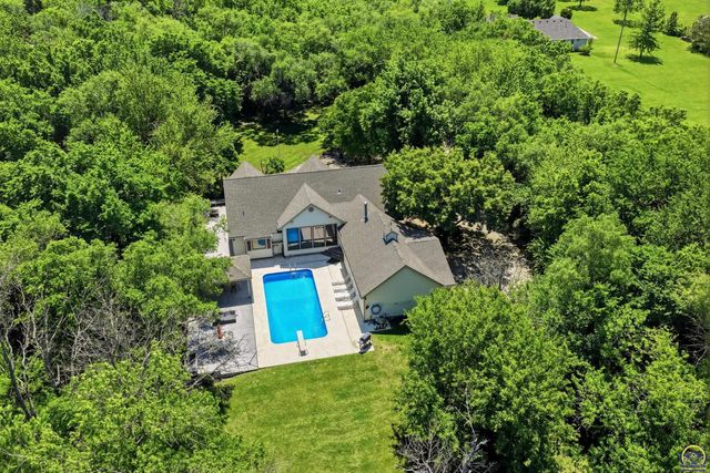 4020 SE 61st St, Berryton, KS 66409