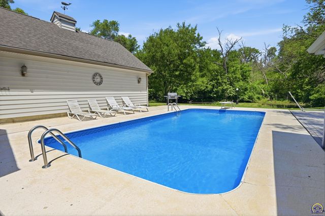 4020 SE 61st St, Berryton, KS 66409