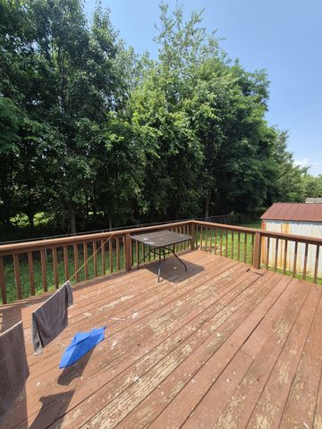 1040 Bush Ave, Oak Grove, KY 42262