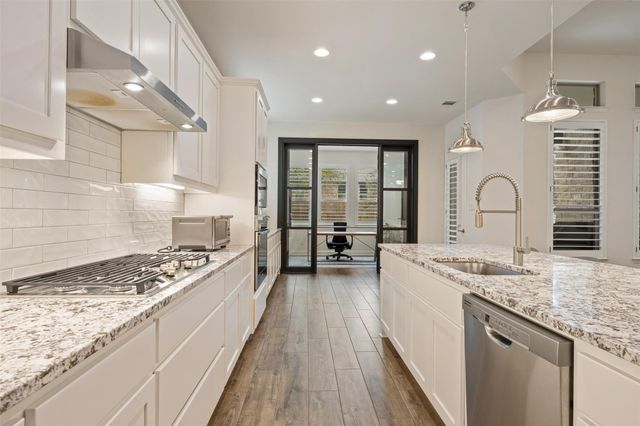 713 Santa Catalina WAY, Leander, TX 78641