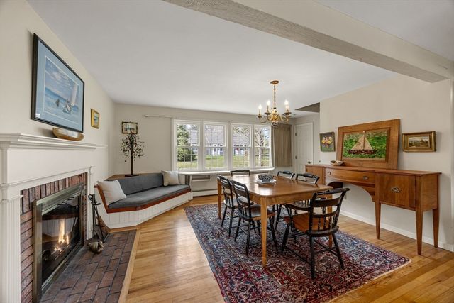 90 Comanche Dr, Falmouth, MA 02540