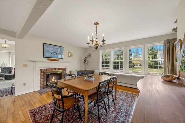 90 Comanche Dr, Falmouth, MA 02540