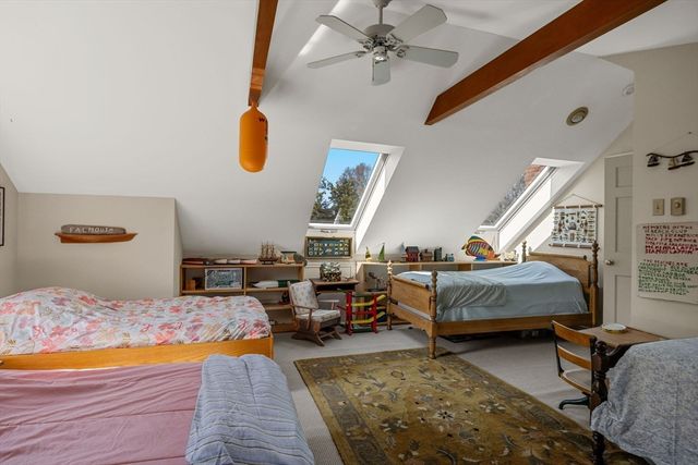 90 Comanche Dr, Falmouth, MA 02540