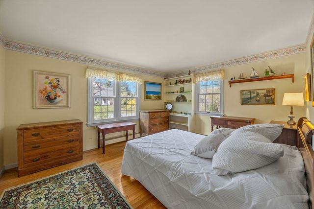 90 Comanche Dr, Falmouth, MA 02540