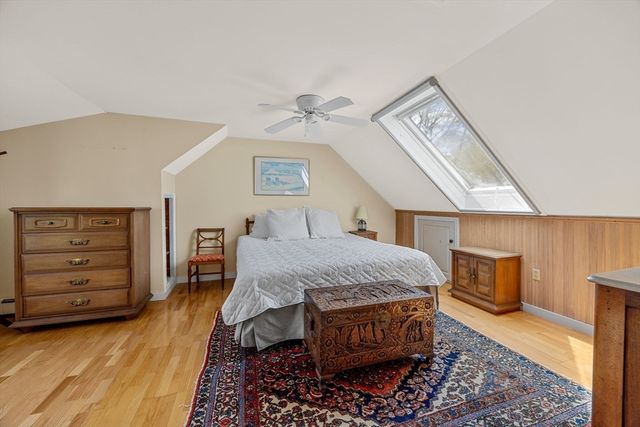 90 Comanche Dr, Falmouth, MA 02540