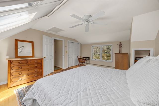 90 Comanche Dr, Falmouth, MA 02540