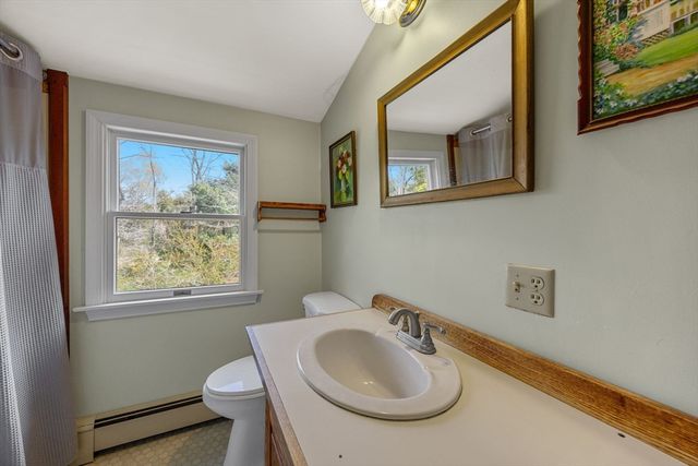 90 Comanche Dr, Falmouth, MA 02540