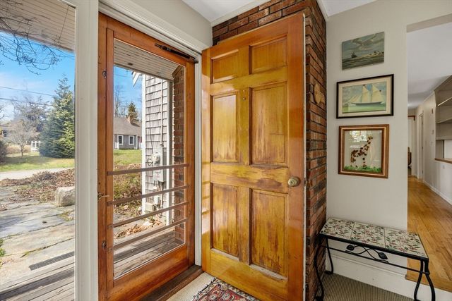 90 Comanche Dr, Falmouth, MA 02540