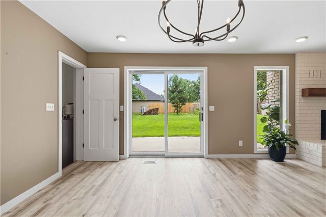 5 Rockhill Lane, Bella Vista, AR 72715