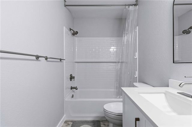 5 Rockhill Lane, Bella Vista, AR 72715