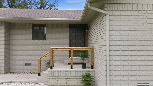 5 Rockhill Lane, Bella Vista, AR 72715