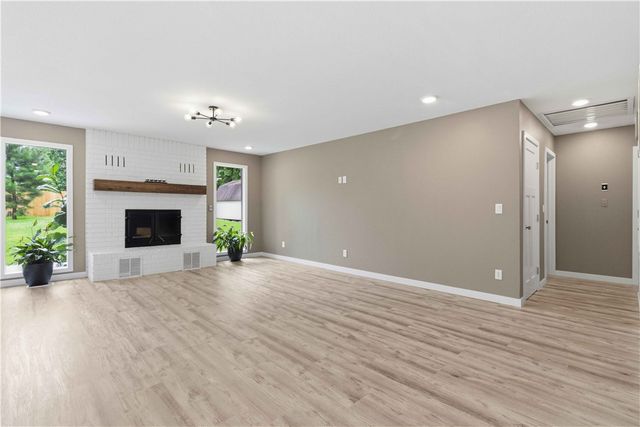 5 Rockhill Lane, Bella Vista, AR 72715