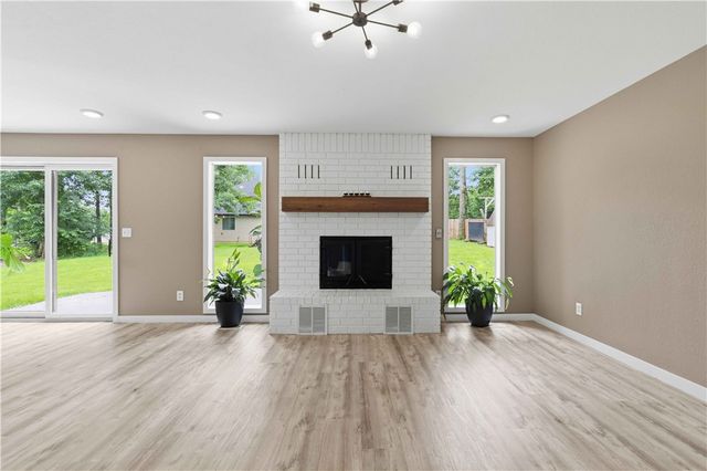 5 Rockhill Lane, Bella Vista, AR 72715