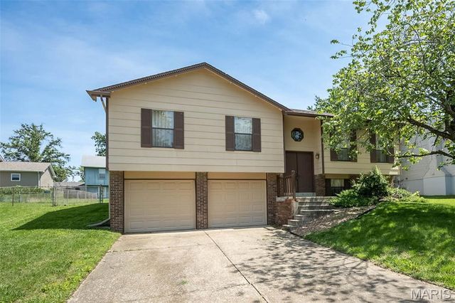 4216 Elkhart Lake Road, St Charles, MO 63304