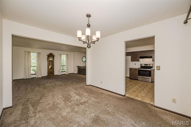 4216 Elkhart Lake Road, St Charles, MO 63304