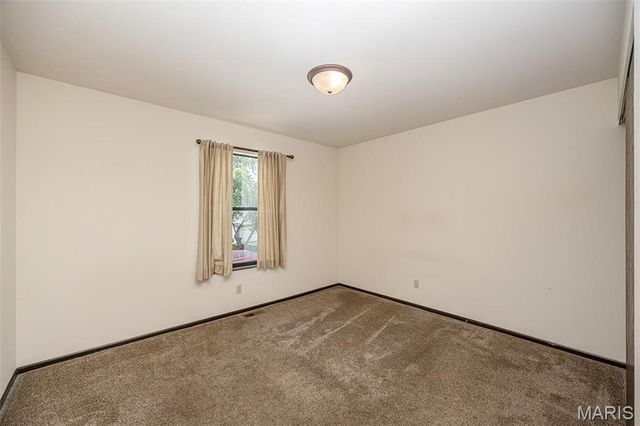 4216 Elkhart Lake Road, St Charles, MO 63304