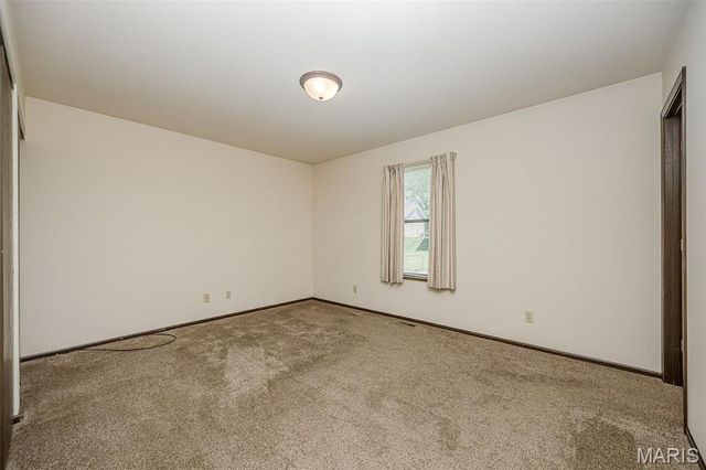 4216 Elkhart Lake Road, St Charles, MO 63304