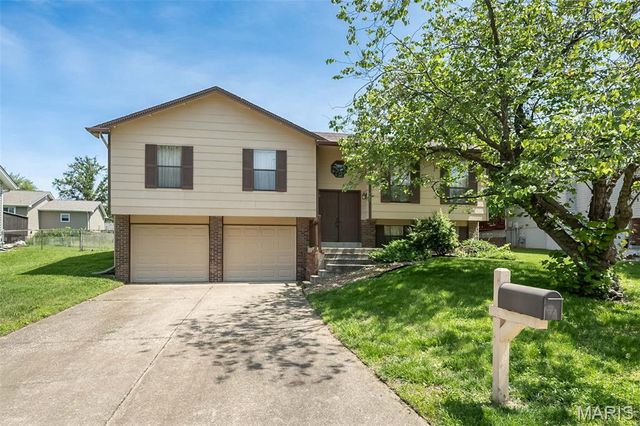 4216 Elkhart Lake Road, St Charles, MO 63304