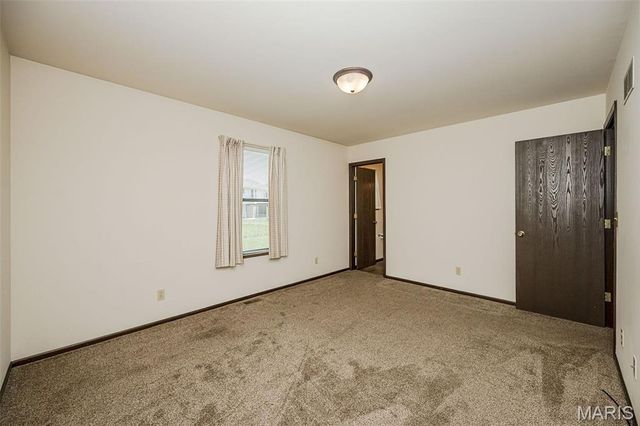 4216 Elkhart Lake Road, St Charles, MO 63304