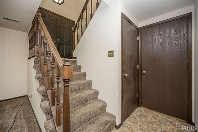 4216 Elkhart Lake Road, St Charles, MO 63304