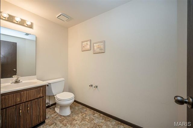 4216 Elkhart Lake Road, St Charles, MO 63304