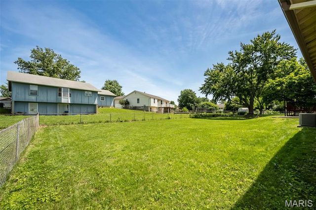 4216 Elkhart Lake Road, St Charles, MO 63304