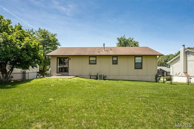 4216 Elkhart Lake Road, St Charles, MO 63304