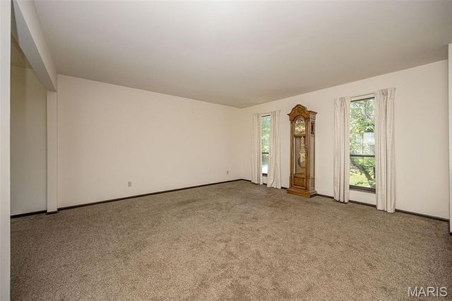 4216 Elkhart Lake Road, St Charles, MO 63304