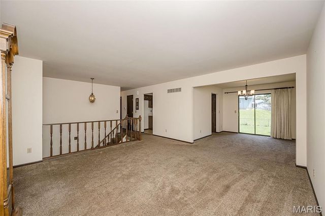 4216 Elkhart Lake Road, St Charles, MO 63304