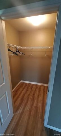 28346 Carlton Way, Novi, MI 48377