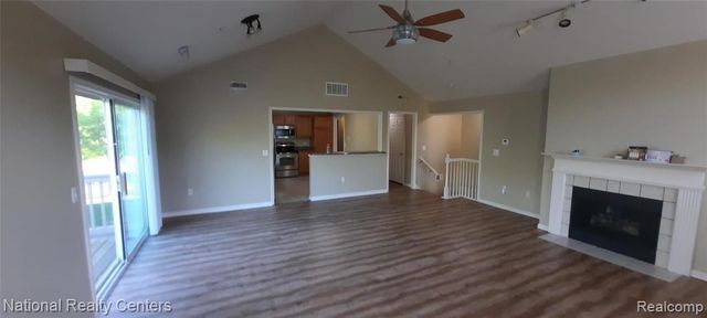 28346 Carlton Way, Novi, MI 48377