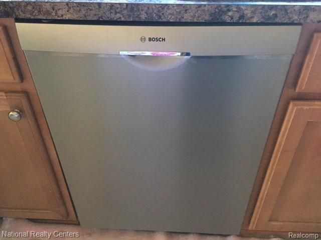 28346 Carlton Way, Novi, MI 48377