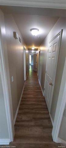 28346 Carlton Way, Novi, MI 48377