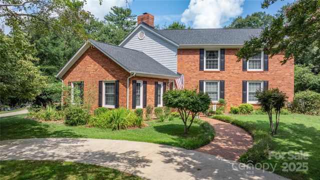 1750 5th Street Drive NW, Hickory, NC 28601
