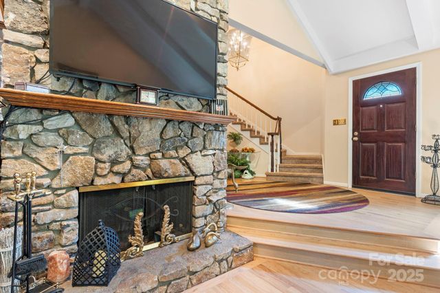 1750 5th Street Drive NW, Hickory, NC 28601