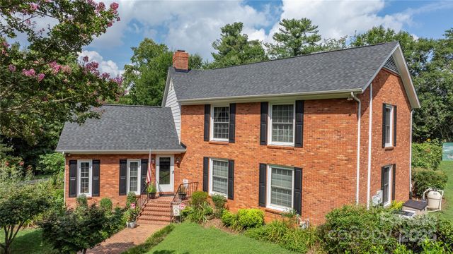 1750 5th Street Drive NW, Hickory, NC 28601