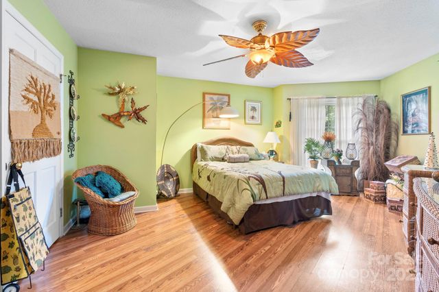 1750 5th Street Drive NW, Hickory, NC 28601