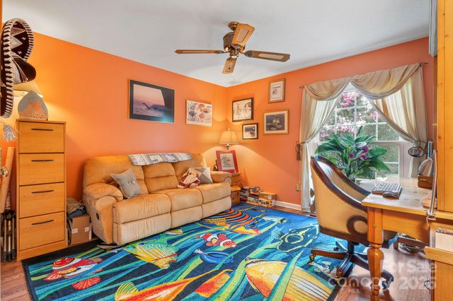 1750 5th Street Drive NW, Hickory, NC 28601