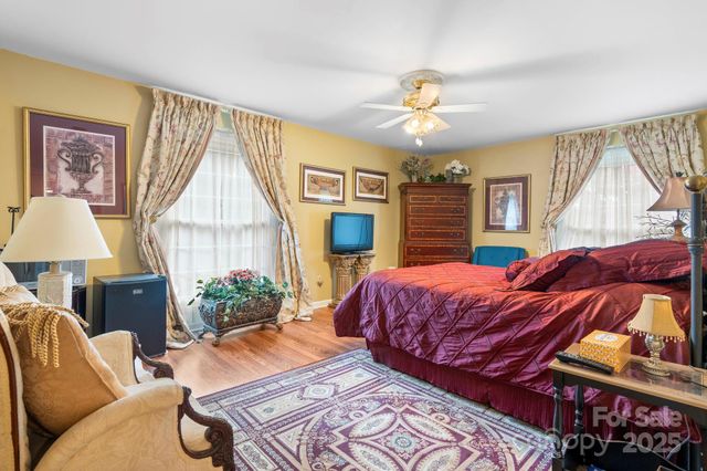 1750 5th Street Drive NW, Hickory, NC 28601