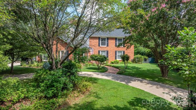 1750 5th Street Drive NW, Hickory, NC 28601