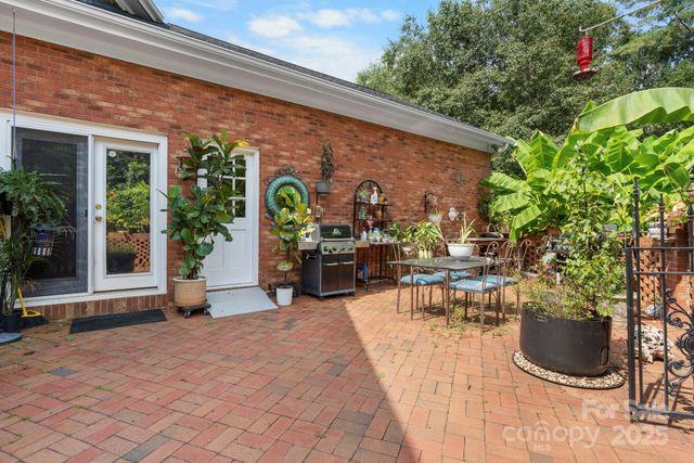 1750 5th Street Drive NW, Hickory, NC 28601