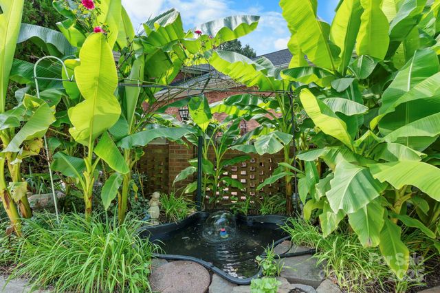 1750 5th Street Drive NW, Hickory, NC 28601