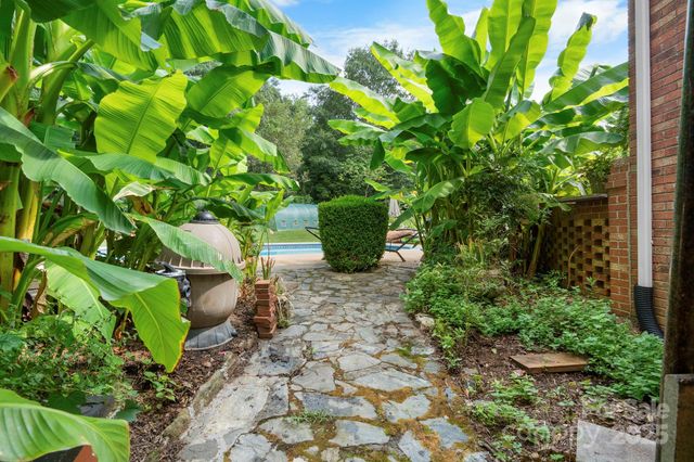 1750 5th Street Drive NW, Hickory, NC 28601