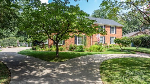 1750 5th Street Drive NW, Hickory, NC 28601